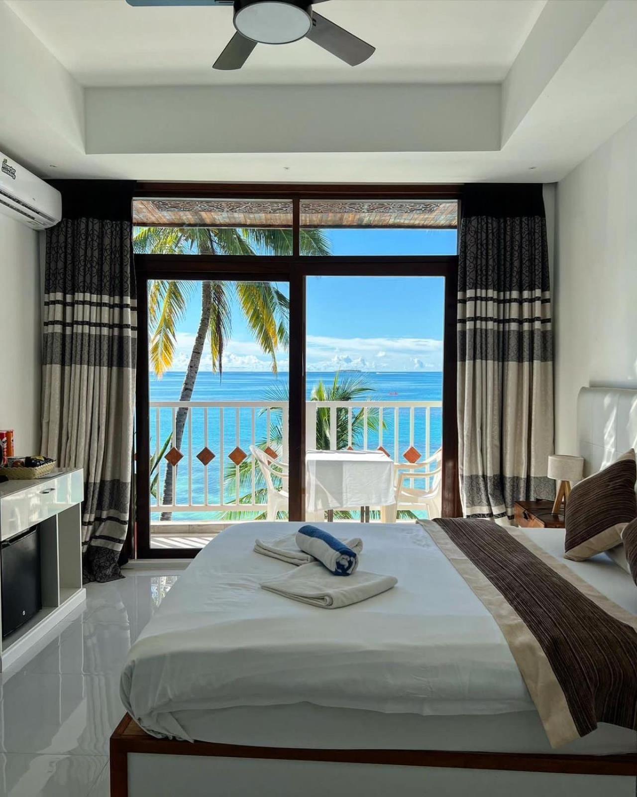 Heron Beach Hotel - The Best Maldivian Getaway In Dhiffushi,Maldives Exterior photo