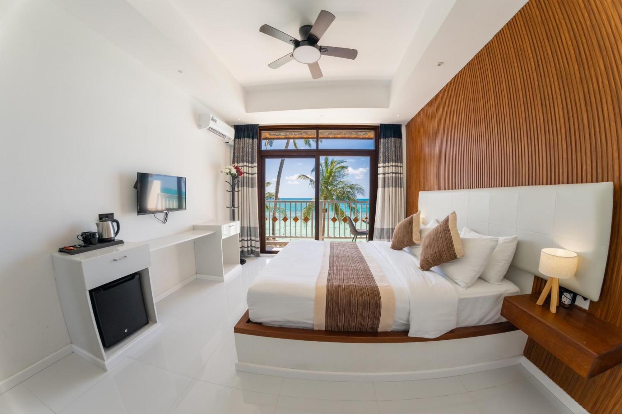 Heron Beach Hotel - The Best Maldivian Getaway In Dhiffushi,Maldives Exterior photo