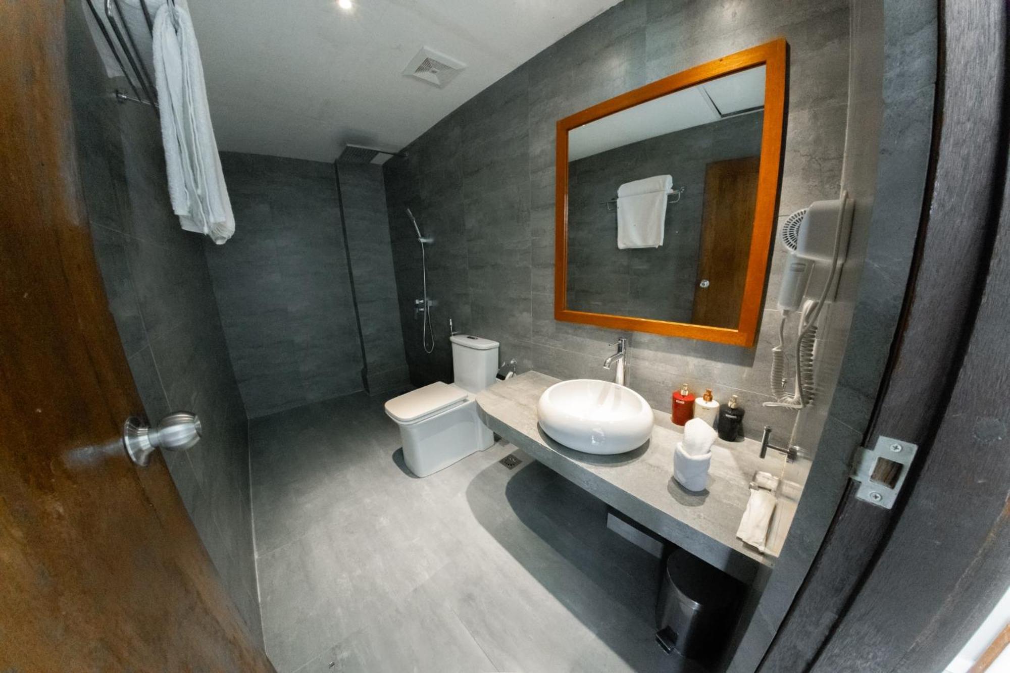 Heron Beach Hotel - The Best Maldivian Getaway In Dhiffushi,Maldives Room photo